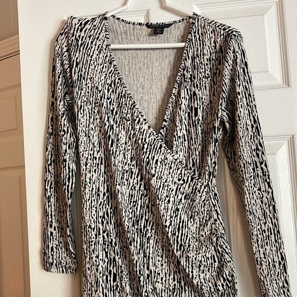 Black and white BR dresss - Picture 3 of 3